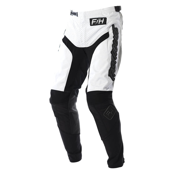 adress PUNCHING LOGO PISTE と PISTE PANTS SAYSKY Pace Pants – Saysky.com